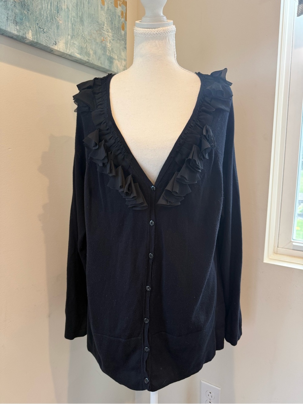 Daisy Fuentes Black Ruffle-Trim Button-Front Top